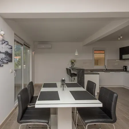 Gostinjska kuća Hadria 4*