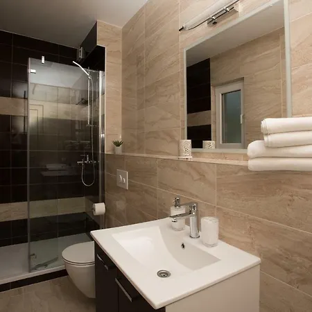 Gostinjska kuća Hadria 4*